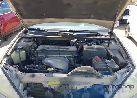 2003 Toyota Camry Le z USA, uszkodzony, nr VIN 4T1BE32K03U760397